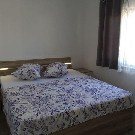 Apartman Ana 特罗吉尔 外观 照片