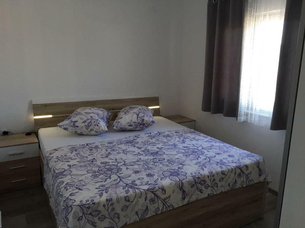 Apartman Ana 特罗吉尔 外观 照片